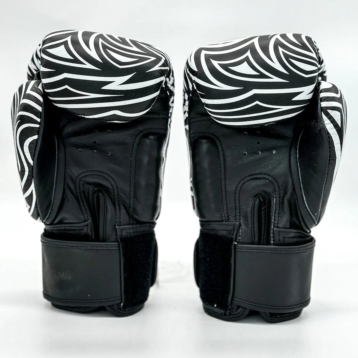 Strengh& Honour Muay Thai Gloves Fightlab